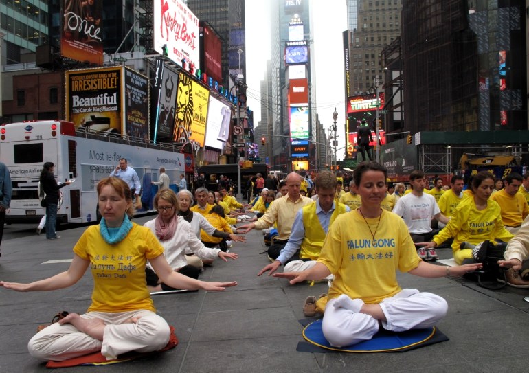 2014-5-16-minghui-falun-gong-timesqure515-05_1