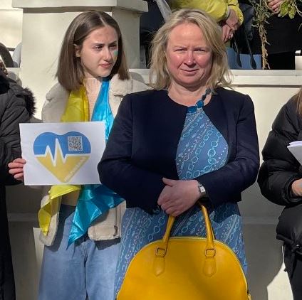 Complicity Felicity’s Simplicity